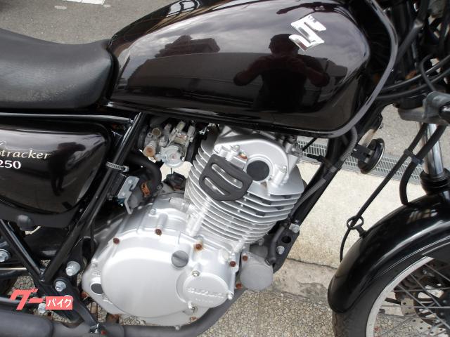スズキ グラストラッカー　２０１０年モデル　インジェクション　空冷単気筒エンジン 写真13