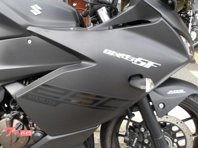 スズキ ＧＩＸＸＥＲ　ＳＦ　２５０　２０２０年モデル　並行輸入車　ＡＢＳ　ヨシムラマフラー　油冷単気筒エンジン 写真10