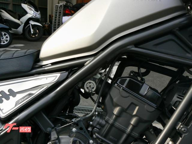 ホンダ レブル２５０　ＡＢＳ　ＢＥＡＭＳサイレンサー　ＯＶＥＲバックステップ　セパハン　２０１９年モデル　インジェクション 写真6