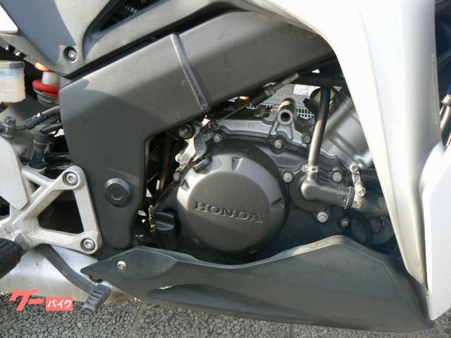 ホンダ ＣＢＲ１２５Ｒ　２０１３年モデル　インジェクション　水冷単気筒エンジン搭載 写真9