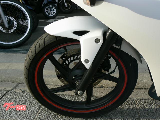 ホンダ ＣＢＲ１２５Ｒ　２０１３年モデル　インジェクション　水冷単気筒エンジン搭載 写真16