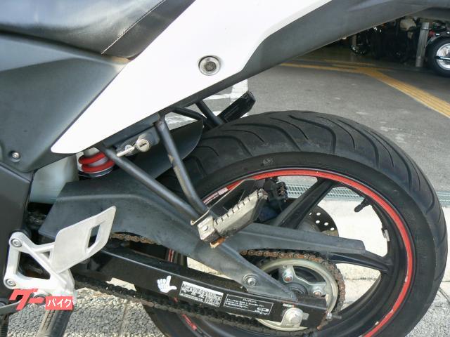 ホンダ ＣＢＲ１２５Ｒ　２０１３年モデル　インジェクション　水冷単気筒エンジン搭載 写真24