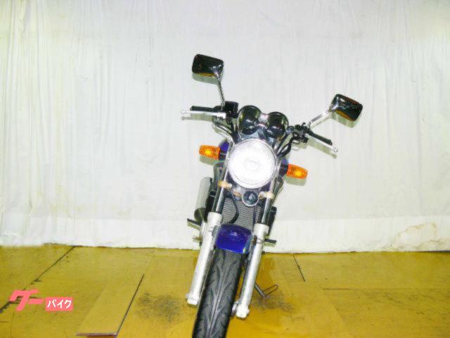 ホンダ ＶＴＲ２５０　２００３年モデル　キャブレター　水冷２気筒エンジン 写真3