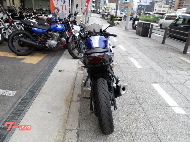 ヤマハ ＹＺＦ−Ｒ２５　２０１５年モデル　ＥＴＣ　インジェクション　水冷２気筒エンジン 写真4