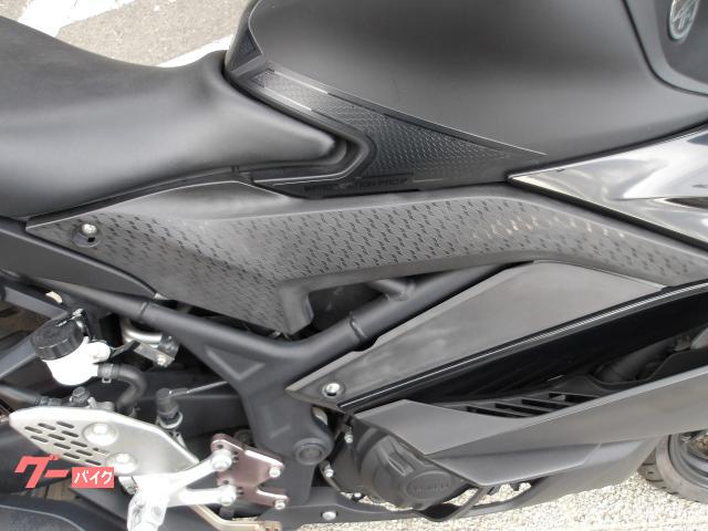 ヤマハ ＹＺＦ−Ｒ２５　２０１９年モデル　インジェクション　水冷２気筒エンジン搭載 写真9