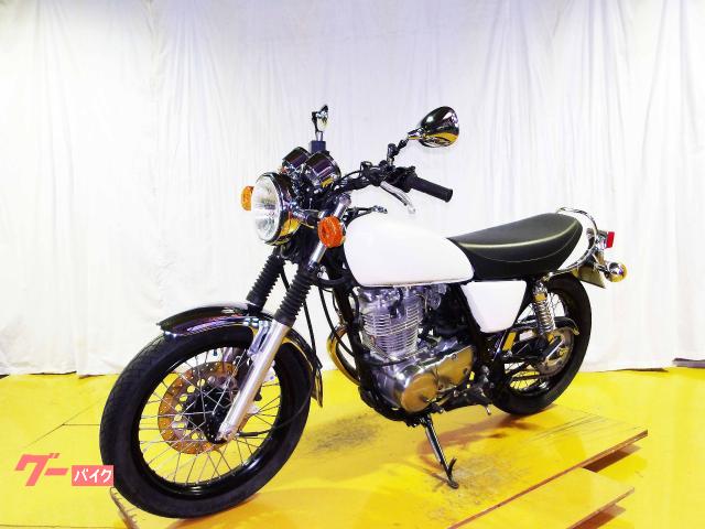 ヤマハ ＳＲ４００　２０１６年モデル　インジェクション　空冷単気筒エンジン 写真4