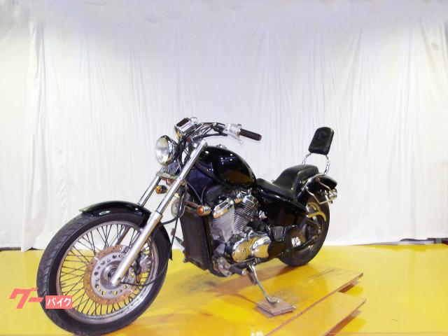 ホンダ スティード４００　１９８９年モデル　キャブレター　水冷２気筒エンジン搭載 写真4