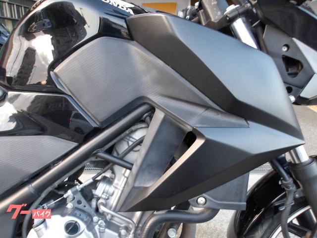 ホンダ ＣＢ２５０Ｆ　インジェクション　水冷単気筒エンジン 写真12