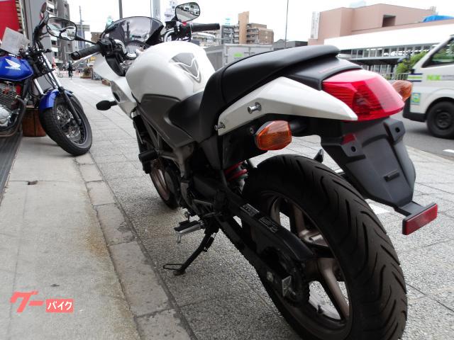 ホンダ ＶＴＲ２５０Ｆ　２０１５年モデル　インジェクション　水冷２気筒エンジン搭載 写真7