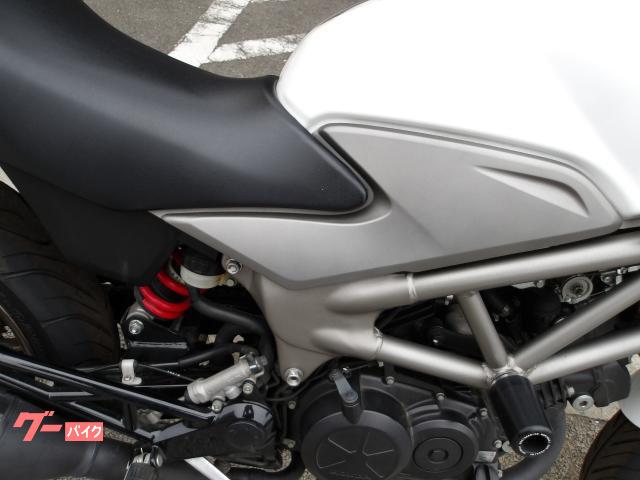 ホンダ ＶＴＲ２５０Ｆ　２０１５年モデル　インジェクション　水冷２気筒エンジン搭載 写真15