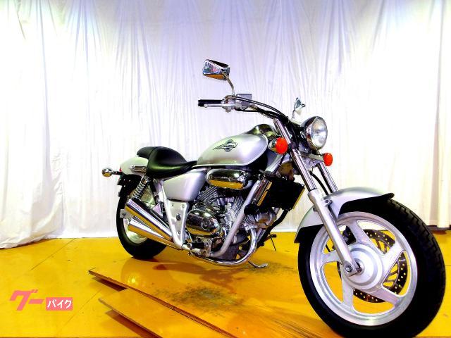 ホンダ Ｖ−ＴＷＩＮ　ＭＡＧＮＡ　１９９４年モデル　キャブレター　水冷２気筒エンジン搭載 写真2