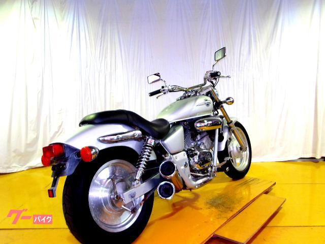 ホンダ Ｖ−ＴＷＩＮ　ＭＡＧＮＡ　１９９４年モデル　キャブレター　水冷２気筒エンジン搭載 写真8