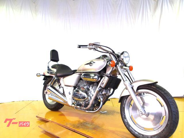 ホンダ Ｖ−ＴＷＩＮ　ＭＡＧＮＡ　Ｓ　キャブレター車　水冷２気筒エンジン搭載 写真2