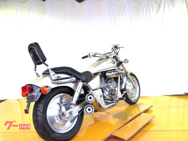 ホンダ Ｖ−ＴＷＩＮ　ＭＡＧＮＡ　Ｓ　キャブレター車　水冷２気筒エンジン搭載 写真8