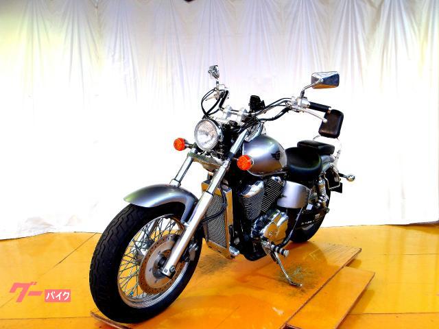 ホンダ シャドウ４００　１９９９年モデル　キャブレター　水冷２気筒エンジン搭載 写真4