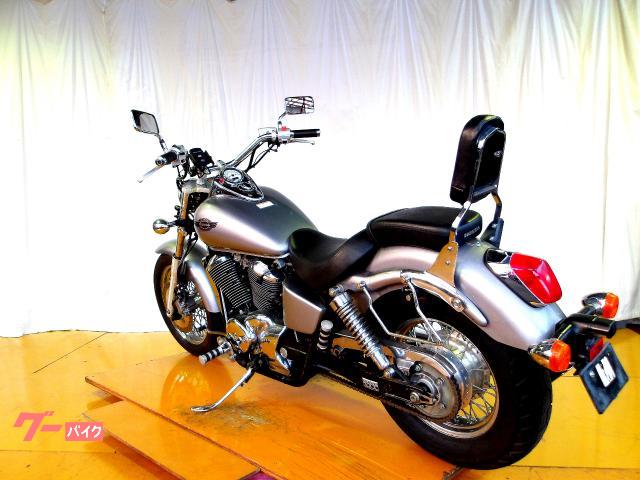 ホンダ シャドウ４００　１９９９年モデル　キャブレター　水冷２気筒エンジン搭載 写真6