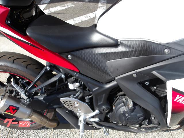 ヤマハ ＹＺＦ−Ｒ２５　２０１６年モデル　アクラボサイレンサー　インジェクション　水冷２気筒エンジン搭載 写真9