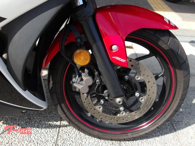 ヤマハ ＹＺＦ−Ｒ２５　２０１６年モデル　アクラボサイレンサー　インジェクション　水冷２気筒エンジン搭載 写真12