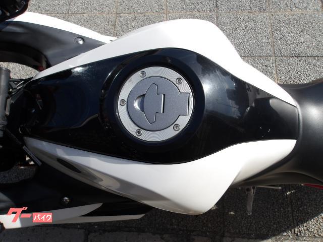 ヤマハ ＹＺＦ−Ｒ２５　２０１６年モデル　アクラボサイレンサー　インジェクション　水冷２気筒エンジン搭載 写真42