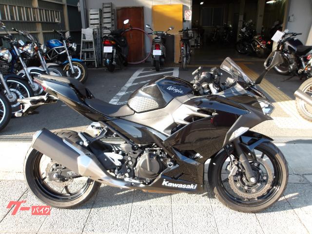 カワサキ Ｎｉｎｊａ　４００　２０１８年モデル　インジェクション　水冷２気筒エンジン搭載