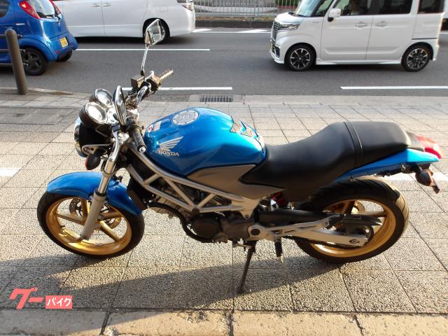 ホンダ ＶＴＲ２５０　２００９年モデル　インジェクション　水冷２気筒エンジン搭載 写真3