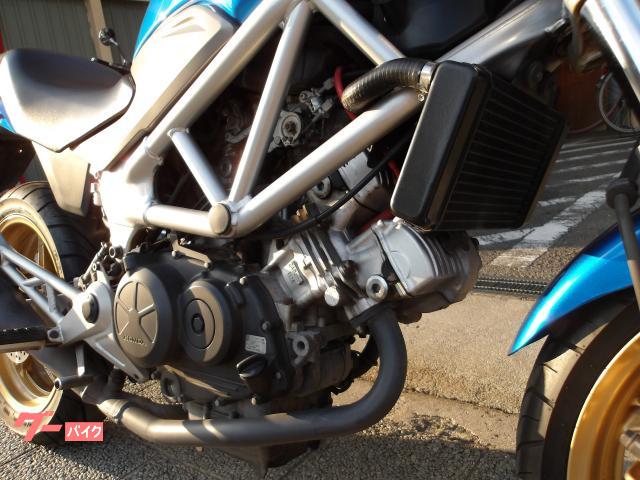 ホンダ ＶＴＲ２５０　２００９年モデル　インジェクション　水冷２気筒エンジン搭載 写真14