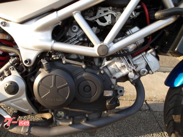 ホンダ ＶＴＲ２５０　２００９年モデル　インジェクション　水冷２気筒エンジン搭載 写真15
