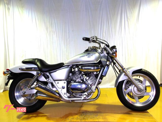 ホンダ Ｖ−ＴＷＩＮ　ＭＡＧＮＡ　１９９４年モデル　キャブレター　水冷２気筒エンジン搭載