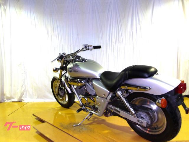 ホンダ Ｖ−ＴＷＩＮ　ＭＡＧＮＡ　１９９４年モデル　キャブレター　水冷２気筒エンジン搭載 写真6