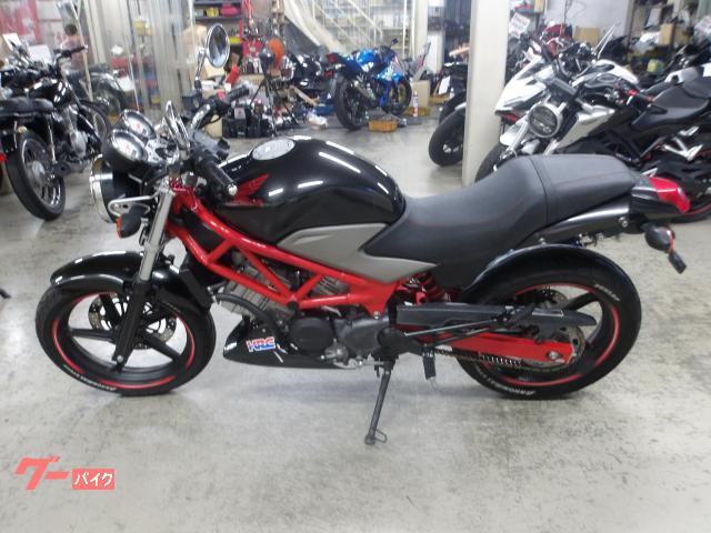 ホンダ ＶＴＲ２５０　２０１１年モデル　インジェクション　水冷２気筒エンジン搭載 写真2