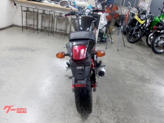 ホンダ ＶＴＲ２５０　２０１１年モデル　インジェクション　水冷２気筒エンジン搭載 写真4
