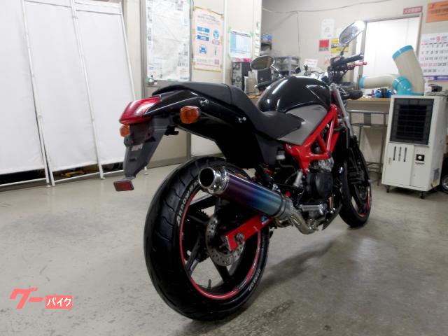 ホンダ ＶＴＲ２５０　２０１１年モデル　インジェクション　水冷２気筒エンジン搭載 写真6