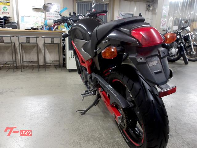 ホンダ ＶＴＲ２５０　２０１１年モデル　インジェクション　水冷２気筒エンジン搭載 写真7