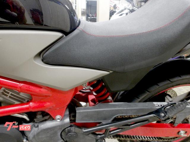 ホンダ ＶＴＲ２５０　２０１１年モデル　インジェクション　水冷２気筒エンジン搭載 写真33