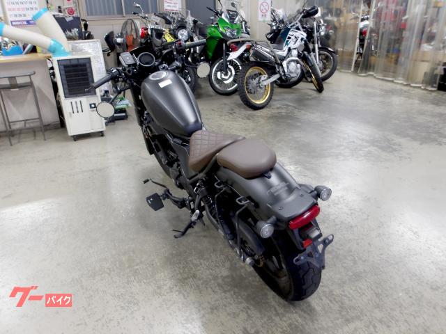 ホンダ レブル２５０　２０２１年モデル　モリワキサイレンサー　ステップ　ビキニカウル 写真7