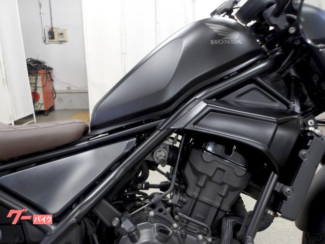 ホンダ レブル２５０　２０２１年モデル　モリワキサイレンサー　ステップ　ビキニカウル 写真15