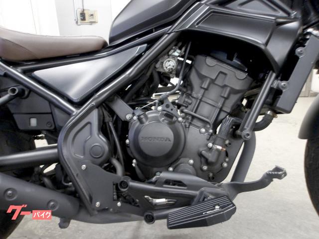 ホンダ レブル２５０　２０２１年モデル　モリワキサイレンサー　ステップ　ビキニカウル 写真16